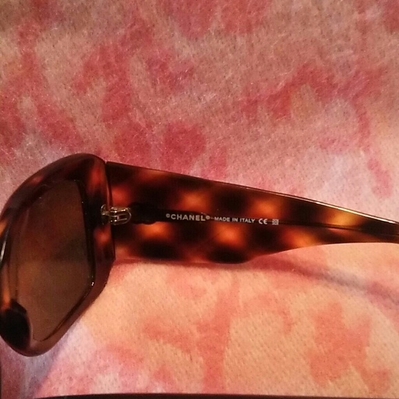 Chanel sunglasses. With Canel case. EUC - Picture 4 of 6